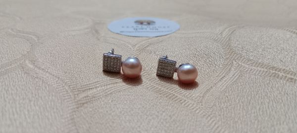 Exclusive Pearl Ear Ring