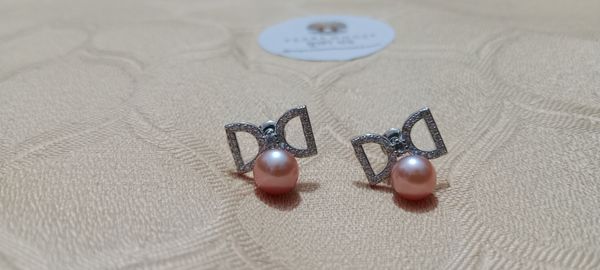 Exclusive Pearl Ear Ring