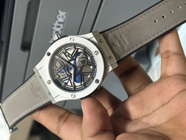 HUBLOT AUTO NEW GREY VELVET TEXTURE