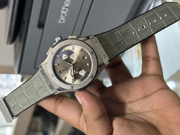 HUBLOT CLASSIC FUSION FULL GREY LEATHER TEXTURE
