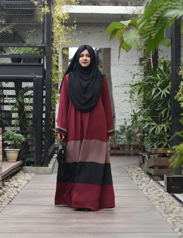 Abaya e Zannat