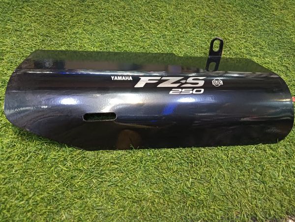 Premium Black Silencer Gourde For Yamaha FZ 25