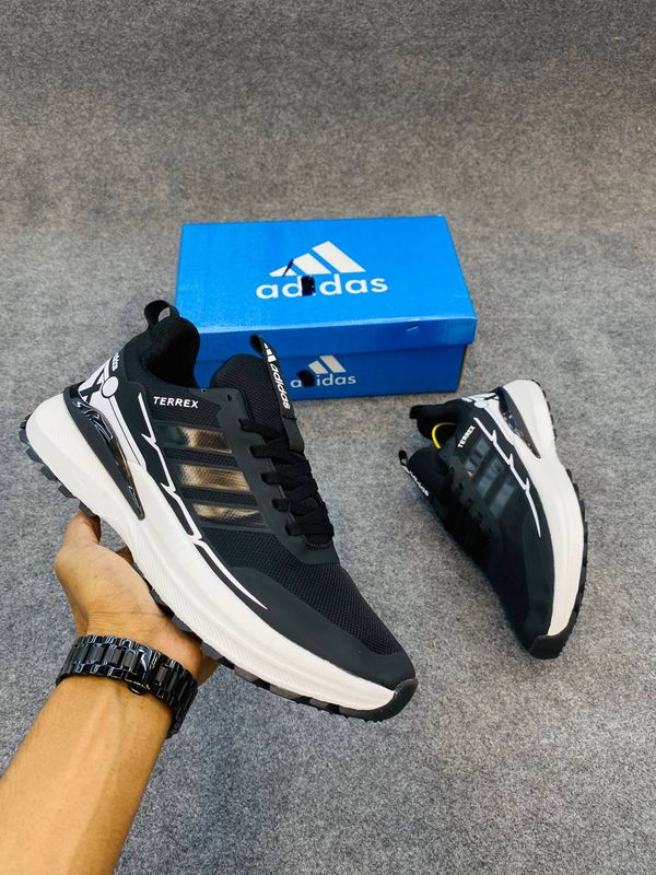 Adidas Terrex (oversized)