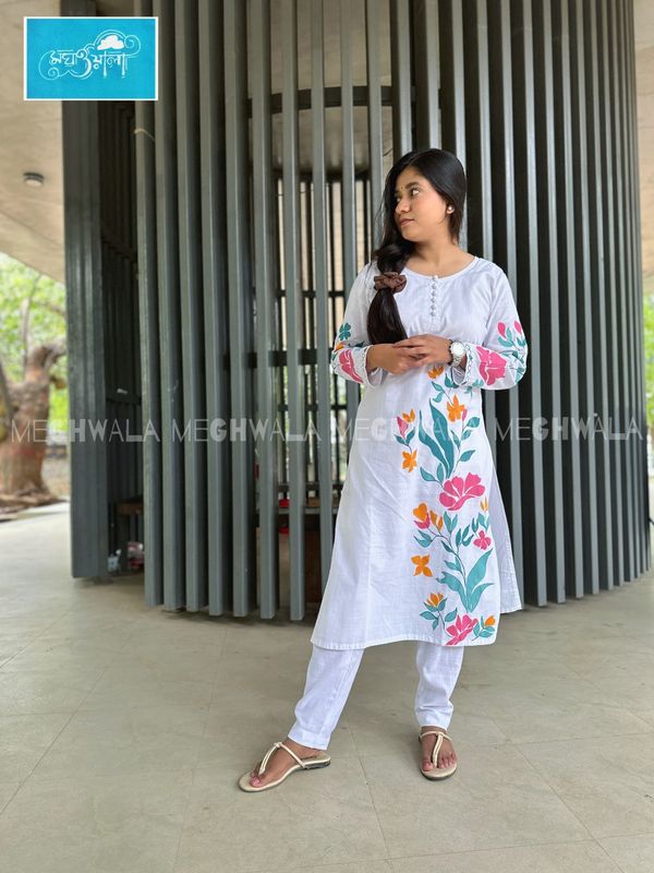 হ্যান্ডপেইন্ট কুর্তি