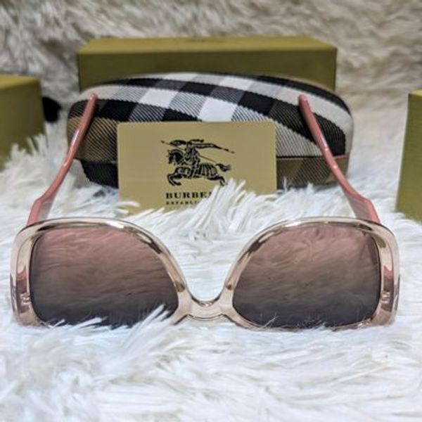 BURBERRY Luxury Ladies Sunglass With Original Box And Card