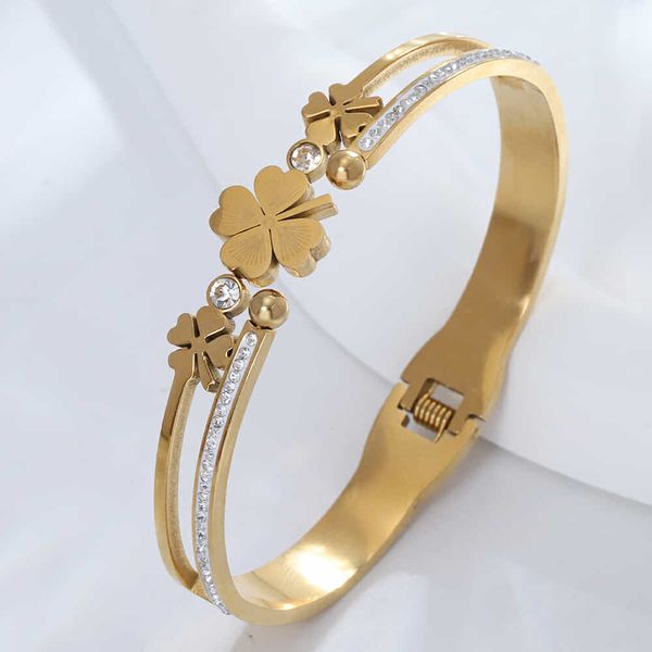 4 leaf clover  cuff Bracelet