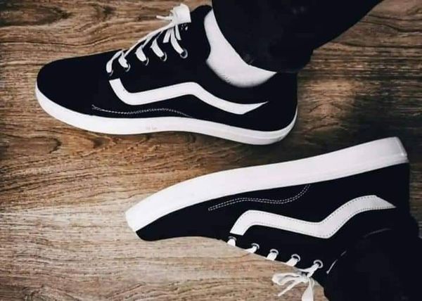 Premium Fashionable Sneaker(black)