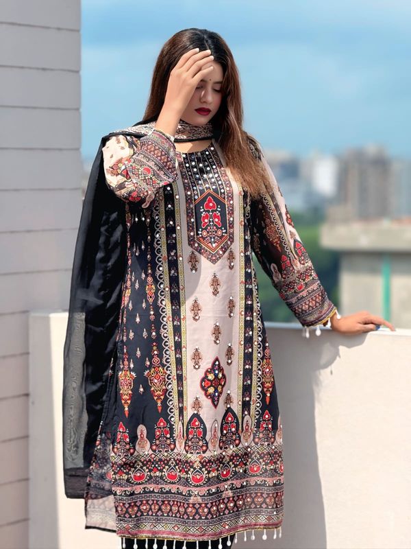 ইন্ডিয়ান ওয়েটলেছ জর্জেট কাপড়ের থ্রি পিছ