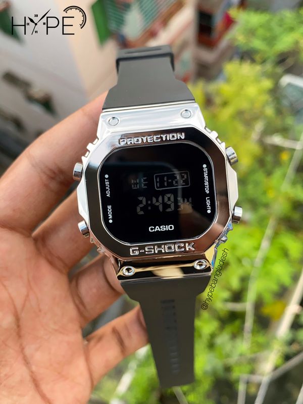 G-Shock digital square dial (Black-Silver)