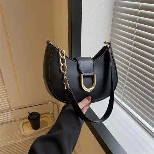 Simple candy color half round zipper+button chain shoulder bag Metarial : Pu leather size : 6.69 ince/ 8.46 incecolor: black /white/brown/