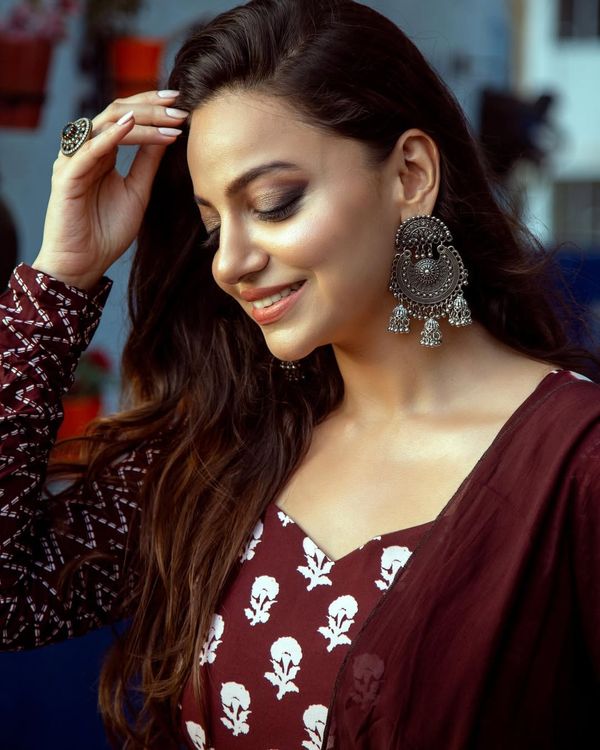 স্টাইলিশ থ্রি পিস গ্রাউন সেট