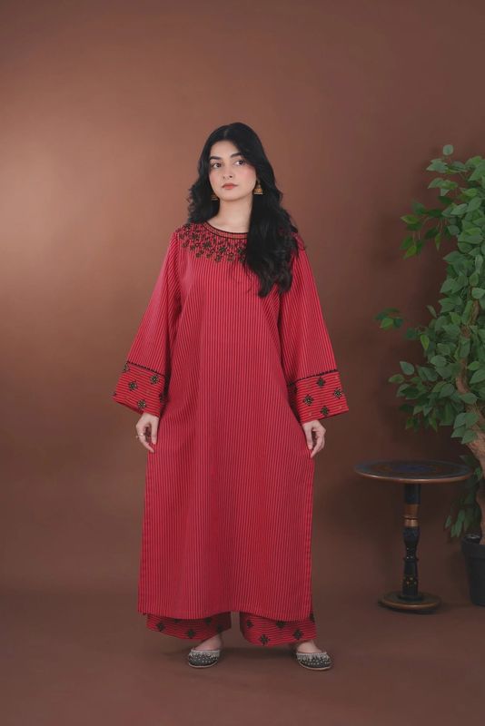 আপনার স্টাইলকে দিন নতুন মাত্রা – Farshi Shalwar Two Piece Red