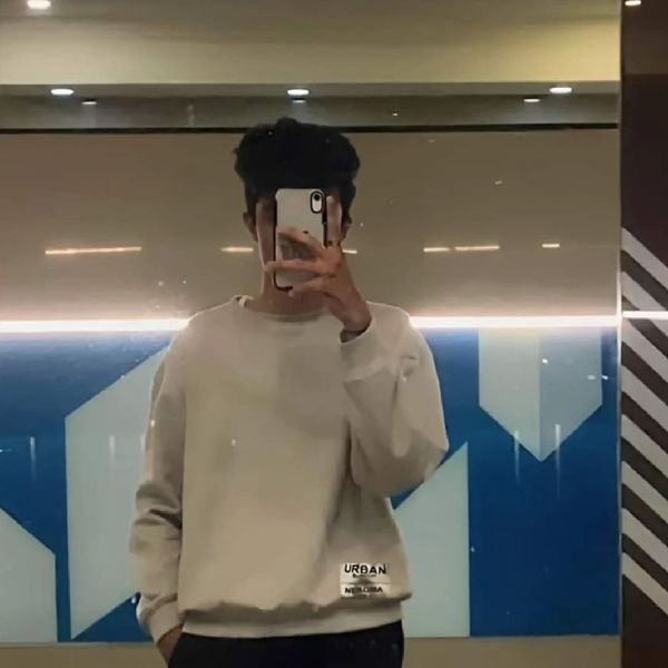 Off white oversized sweatshirt